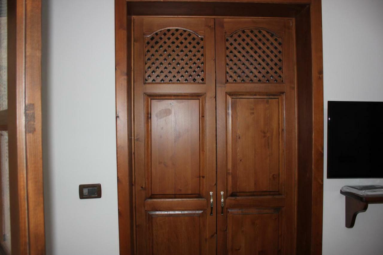 Guesthouse Arjan Berat Exterior foto