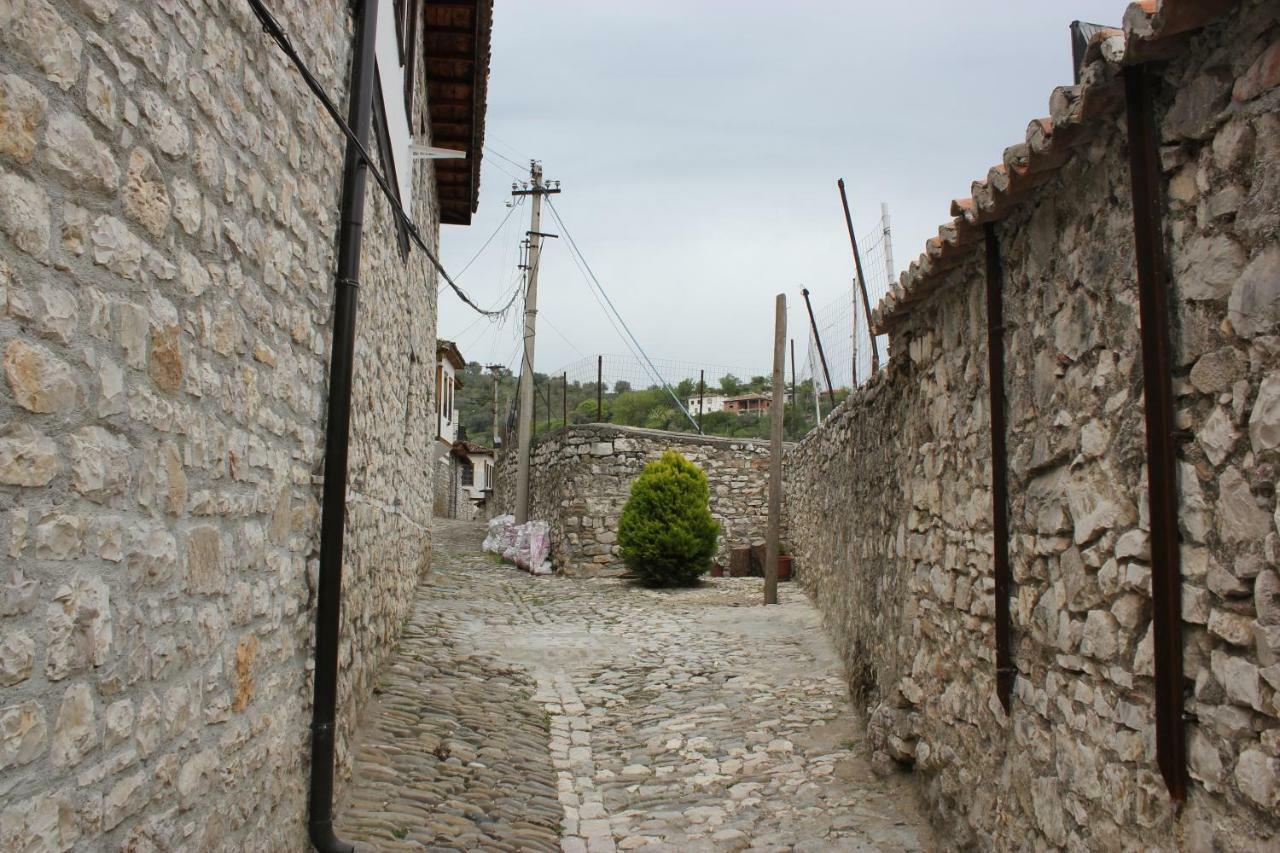 Guesthouse Arjan Berat Exterior foto