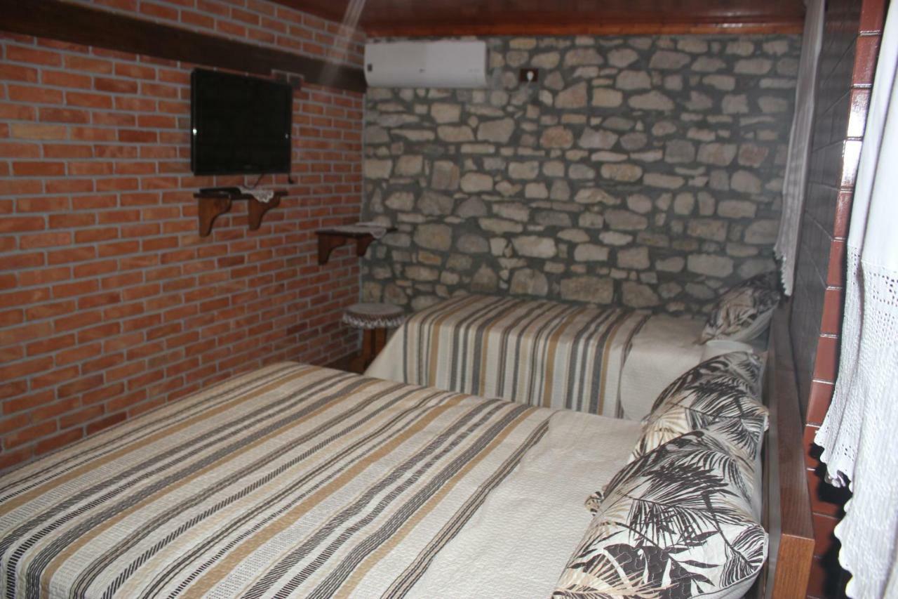 Guesthouse Arjan Berat Exterior foto