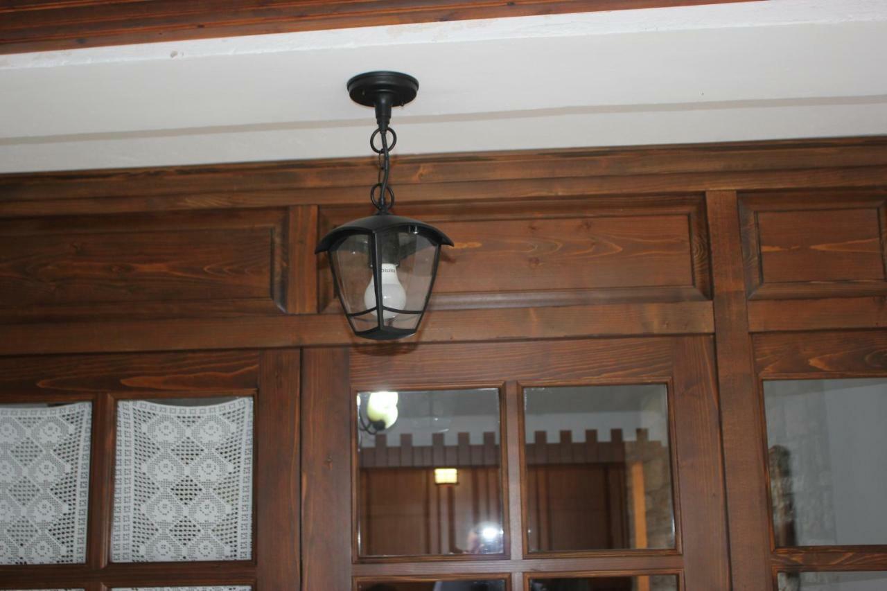 Guesthouse Arjan Berat Exterior foto