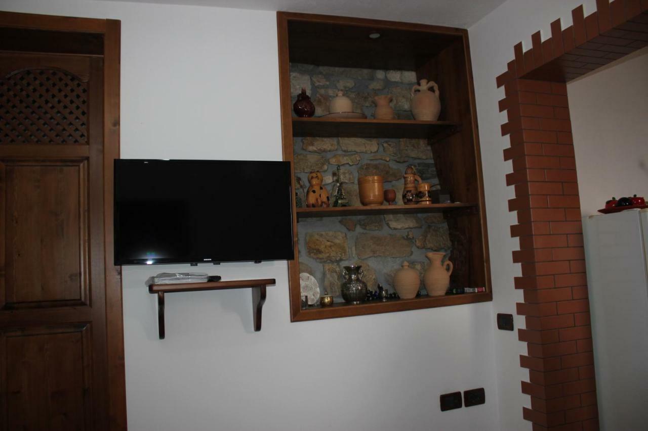 Guesthouse Arjan Berat Exterior foto